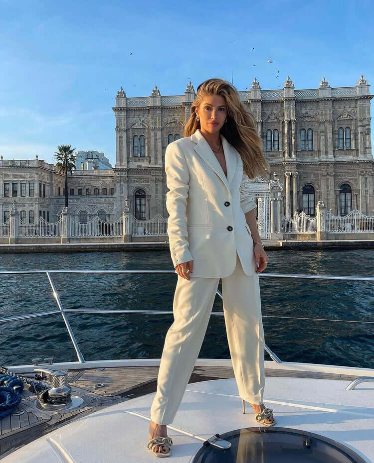 Maja Malnar Catena Kum Sandaletinde