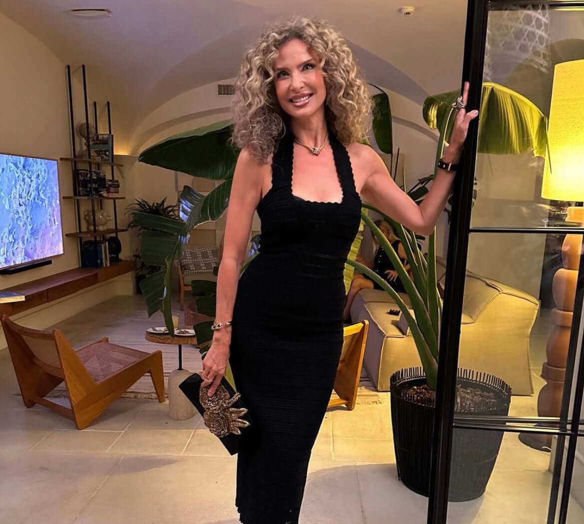 Esra Oflaz Güvenkaya Fiora Kese Çanta ile